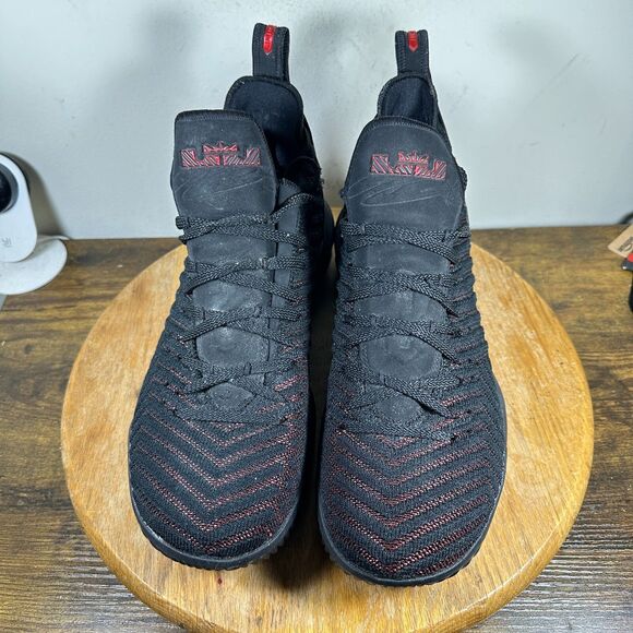 Athletic_Shoes